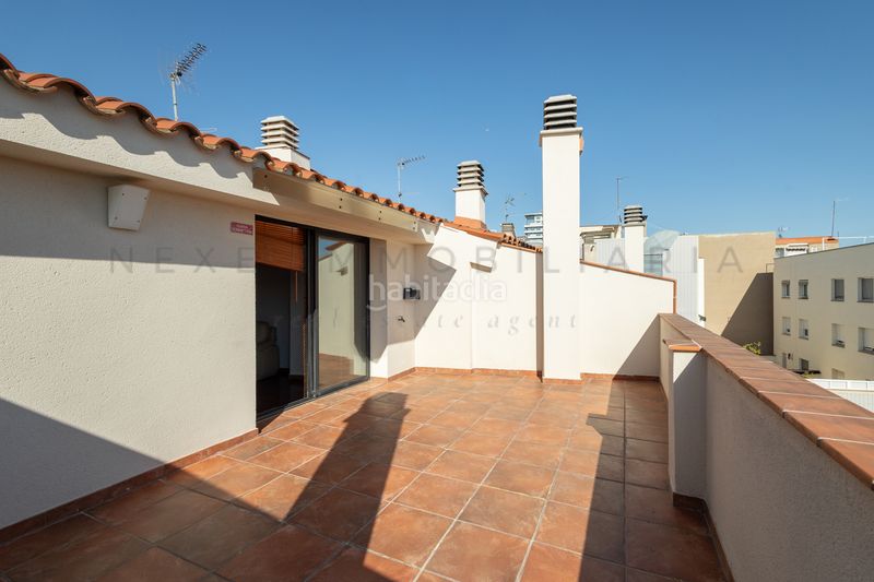 Foto b14ac391-b9e4-47a0-8178-fd5c754e62c3. Casa adossada amb xemeneia calefacció aparcament a Sabadell
