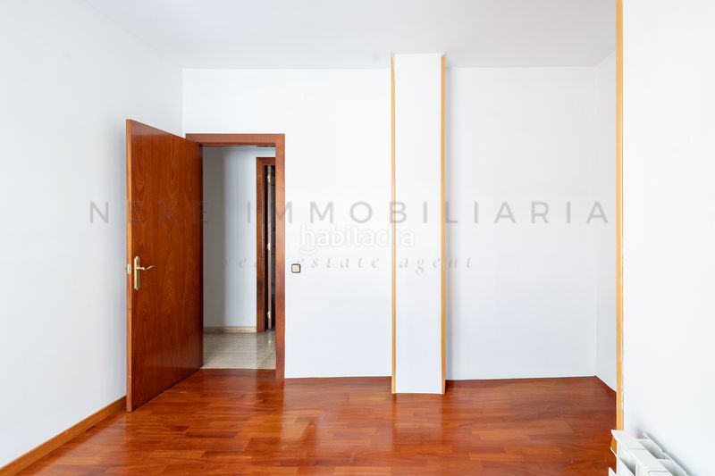Foto cbc5cd22-ea23-495b-b9b6-e15a22be7305. Casa adossada amb xemeneia calefacció aparcament a Sabadell