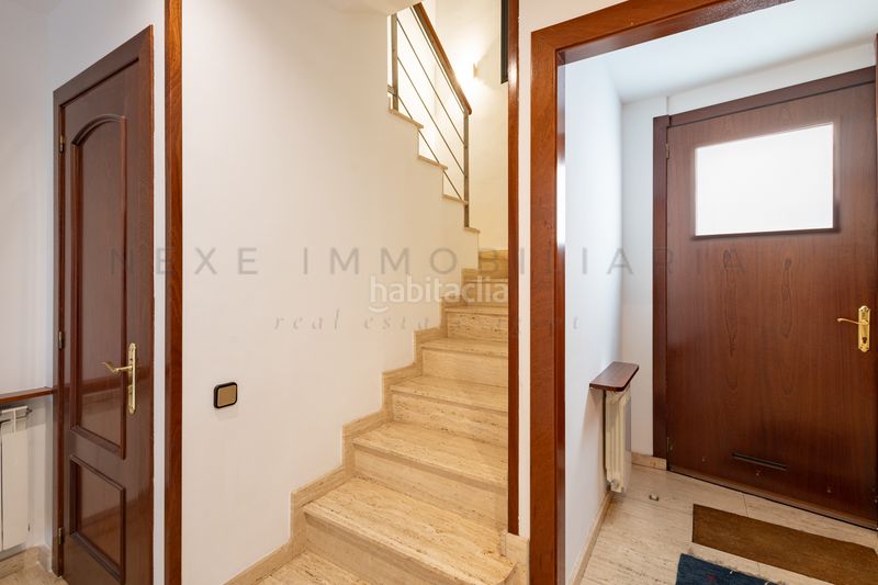 Foto e790bbad-99df-4047-8ed9-84280db98102. Casa adossada amb xemeneia calefacció aparcament a Sabadell
