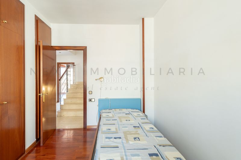 Foto ed24de87-061b-4018-87b6-4f573b7e9f15. Casa adossada amb xemeneia calefacció aparcament a Sabadell