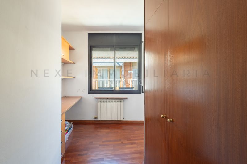 Foto f35c378c-845f-423c-99b7-b5103471c20b. Casa adossada amb xemeneia calefacció aparcament a Sabadell