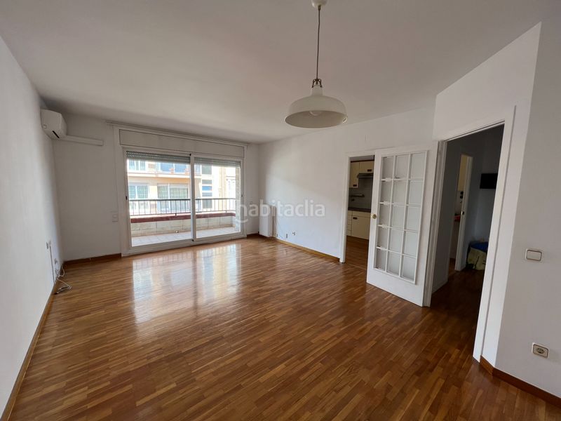 Foto d39bae98-5db3-44de-aad5-fcf2d84c7278. Flat with heating parking in Centre Sabadell