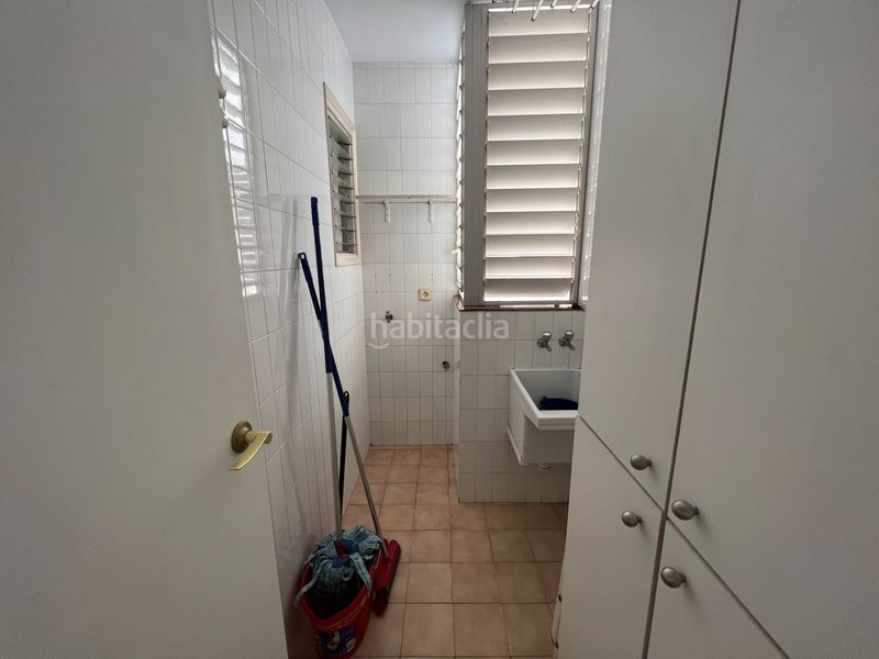 Foto f5d1ac23-8a57-40be-84e0-87f0ededb058. Flat with heating parking in Centre Sabadell