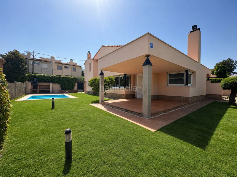 Foto 4442dc51-6372-4868-8156-8896745915a8. Location chalet avec cheminée chauffage parking piscine dans Matadepera