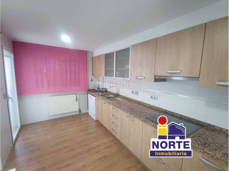 Foto 4d9f57a0-6724-4699-be54-717d79b724a8. Rent flat with heating parking in Eixample Alcoi