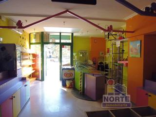 Location Local commercial à Zona Nord. Local comercial en venta