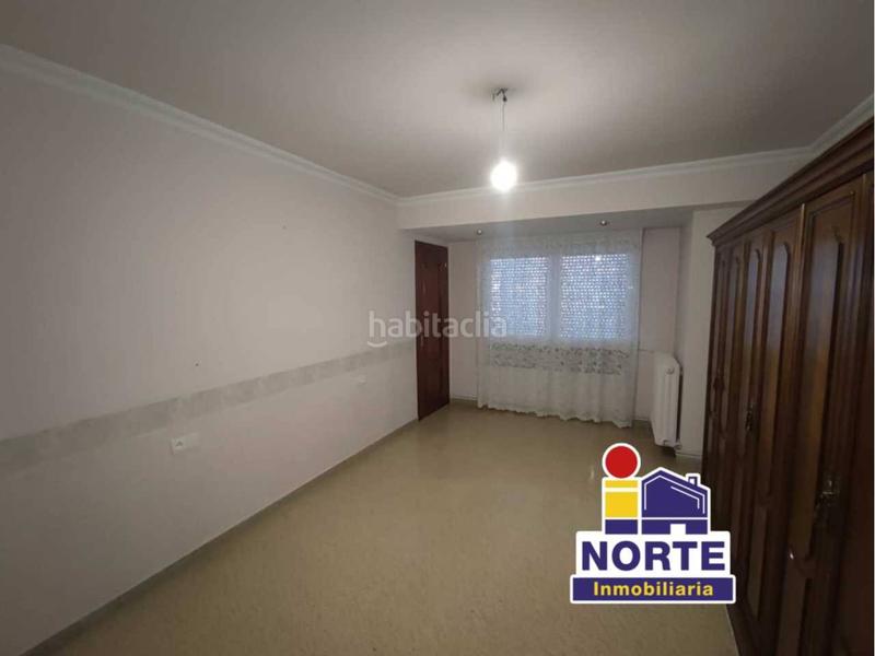 Foto 42ba5ecb-0d4f-4da1-80a5-0a91d39e171e. Rent flat with heating parking in Zona Nord Alcoi
