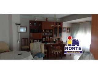 Etagenwohnung in Zona Nord. Piso en venta en zona norte03804