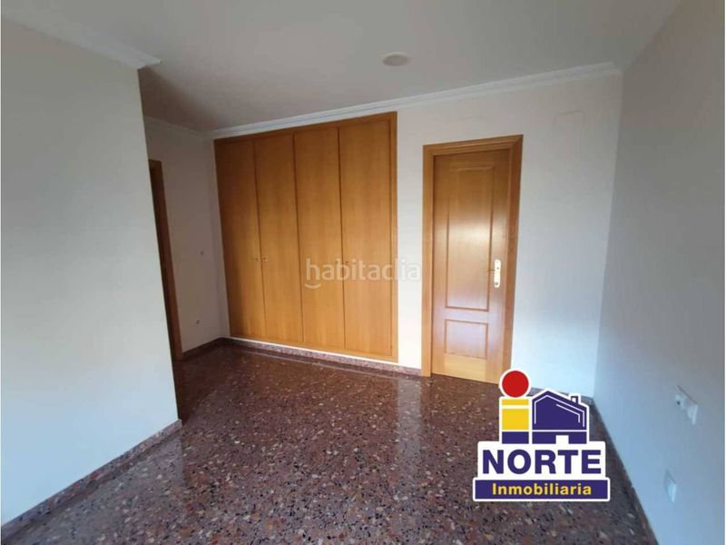 Foto 597fc28e-189b-4142-a7d6-60d5ae460fe9. Pis amb calefacció aparcament piscina a Zona Nord Alcoi