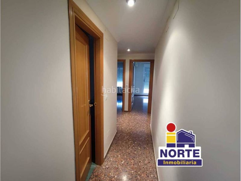 Foto e639dea5-04e8-439e-9eb0-6bed8dfa9ae5. Pis amb calefacció aparcament piscina a Zona Nord Alcoi