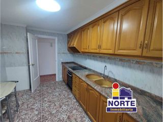 Miete Etagenwohnung in Cocentaina. Alquiler de piso amplio en cocentaina