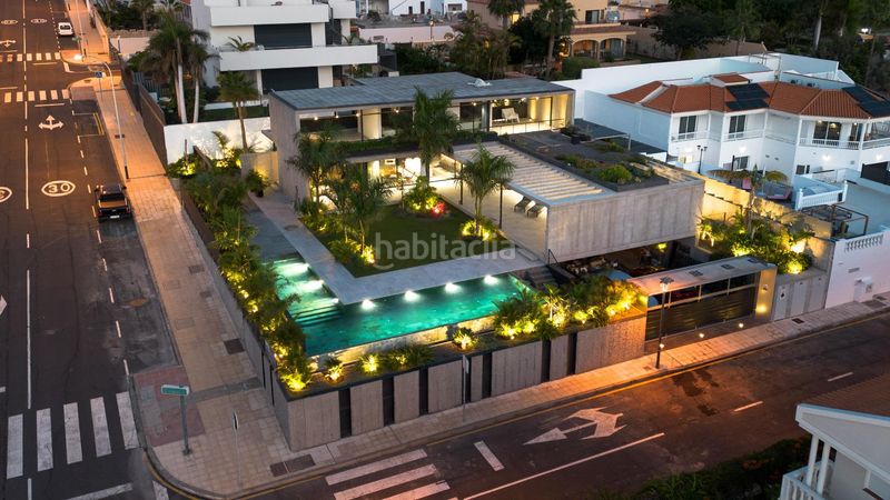 Foto b297b531-6963-4c71-9548-d1761272ee43. Xalet amb calefacció aparcament piscina a Casco Urbano Adeje