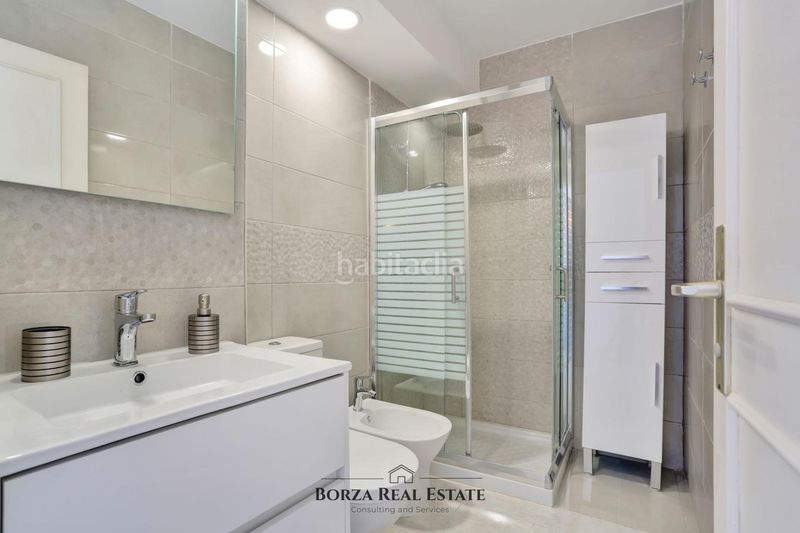Foto f1e3d192-3851-4a25-aca1-0838d926a7f9. Piccolo appartamento in calle venezuela 10 in Playa de las Américas Adeje