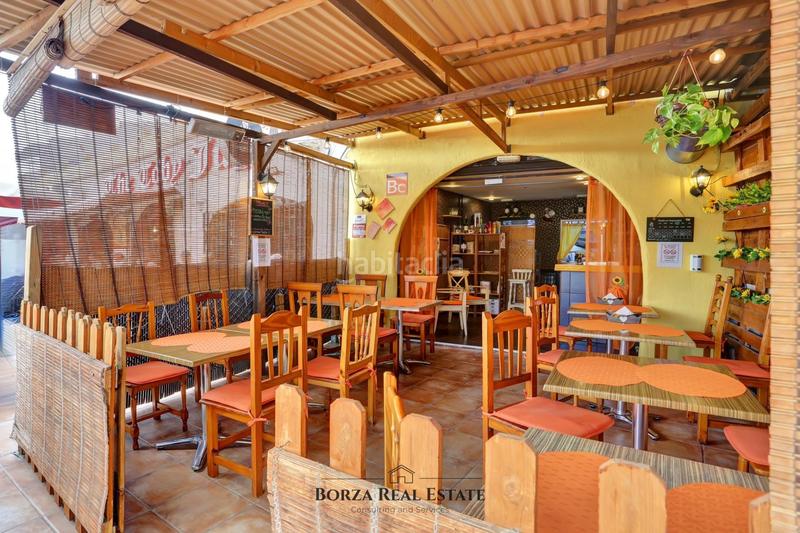 Foto 584a7bbf-5fc0-4f07-897d-7256e6b02bcd. Alquiler local comercial se traspasa pizzería dedicada a la cocina italiana en pleno corazón de costa ! en Adeje