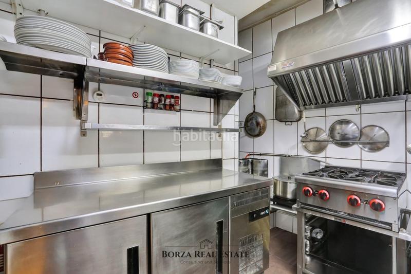 Foto 6ff77963-b0bb-400f-bd71-f50602fbf2fe. Alquiler local comercial se traspasa pizzería dedicada a la cocina italiana en pleno corazón de costa ! en Adeje