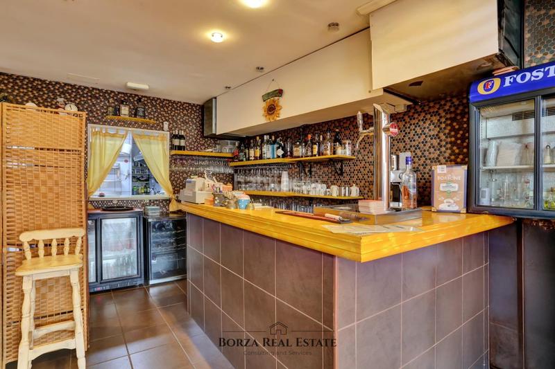 Foto cd0bddd9-db75-4965-963c-2fc5c3ebaee9. Alquiler local comercial se traspasa pizzería dedicada a la cocina italiana en pleno corazón de costa ! en Adeje