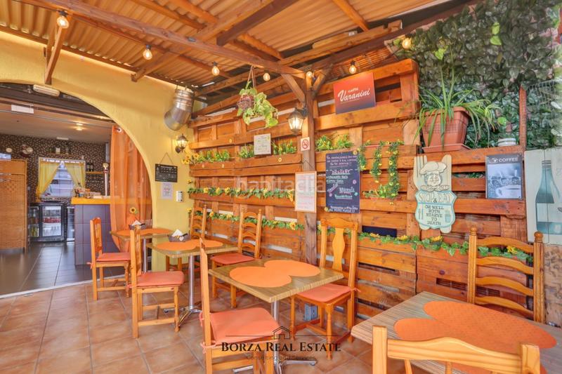 Foto cd59c81c-7d0b-4ddc-9dcc-29a41a7128ec. Alquiler local comercial se traspasa pizzería dedicada a la cocina italiana en pleno corazón de costa ! en Adeje