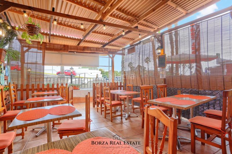 Foto d1facab4-48fa-45a7-9eab-258822b8eda0. Alquiler local comercial se traspasa pizzería dedicada a la cocina italiana en pleno corazón de costa ! en Adeje