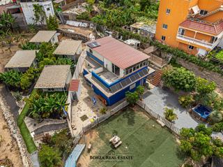 Masia a Casco Urbano. Oportunidad única en los olivos, adeje! casa con amplio terreno,