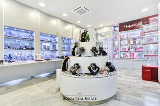 Traspàs Local Comercial a Avenida juan carlos i 38. Traspaso único de bisuteria dentro de hotel frente al mar en los