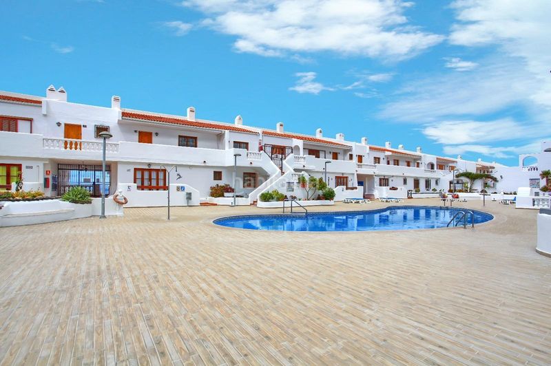 Foto dcd185e8-192a-446d-b147-ea7a10b2df00. Estudi amb piscina a Los Cristianos Arona
