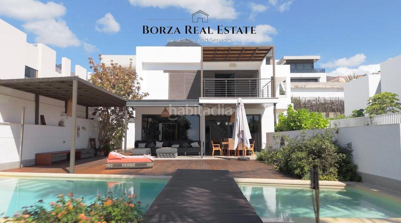 Foto 0667708b-6f0b-4264-87e3-9e9cd2e3a054. Xalet amb aparcament piscina a Playa Fañabé Alto Adeje