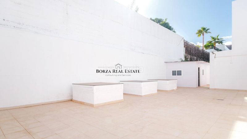 Foto 09d89a96-1d36-4c28-afc3-e50f9bd15bf2. Xalet amb aparcament piscina a Playa Fañabé Alto Adeje