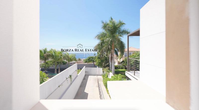 Foto 10a0e765-6e4e-473f-b932-de6d8aec9f99. Xalet amb aparcament piscina a Playa Fañabé Alto Adeje