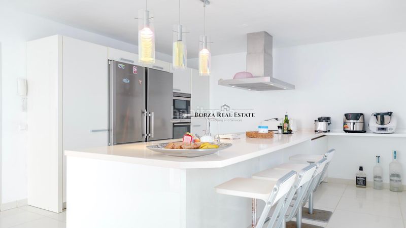 Foto 2c1f21bd-a5c5-41f3-8388-9908c6fdc03c. Xalet amb aparcament piscina a Playa Fañabé Alto Adeje