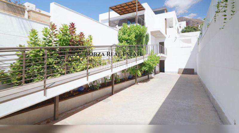 Foto 5e366128-8348-41a3-8810-e6a2190abbb4. Xalet amb aparcament piscina a Playa Fañabé Alto Adeje