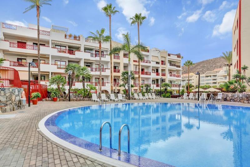 Foto 2f2a54f9-926e-4fc6-858e-42e7657941eb. Apartament amb aparcament piscina a Palm - Mar Arona