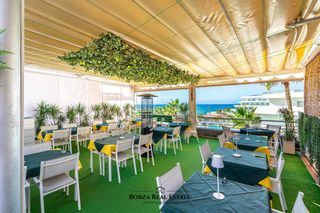 Lloguer Local Comercial a Avenida de españa 5. Se traspasa restaurante pizzería con magnífica vista al mar en s