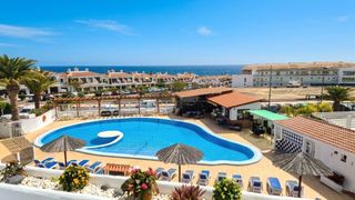 Apartament a Avenida ángela ascanio cullen 2. Magnifico apartamento en venta en amarilla golf  golf del sur, t