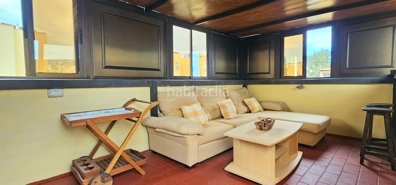 Foto ffad1f34-b9ca-45c5-a75f-8a3a299391a6. Àtic a calle envolvente 54 a Cho - Parque de la Reina Arona