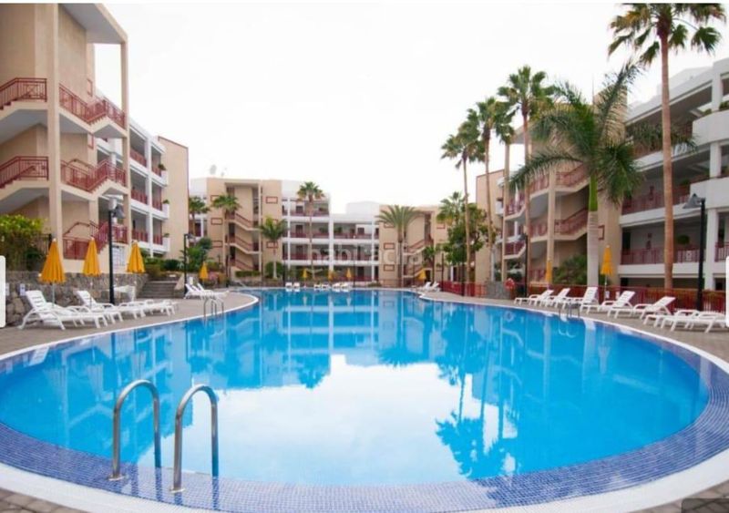 Foto 8fc6ddd8-1758-45da-8189-2800748f9877. Apartament amb aparcament piscina a Palm - Mar Arona