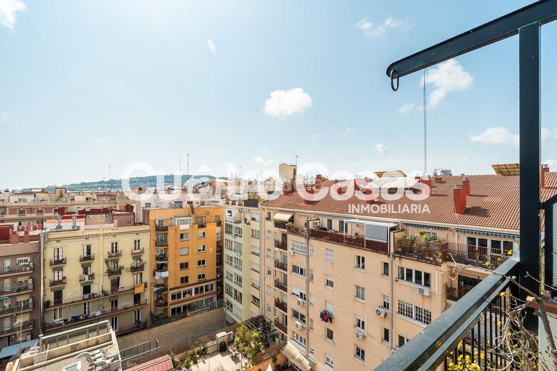 Foto 65870b9b-bae7-4c65-be8a-0688acaca8b5. Àtic amb calefacció aparcament a La Nova Esquerra de l´Eixample Barcelona