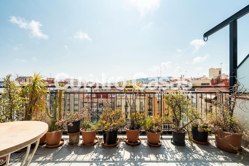 Foto 2558f574-9b40-4be8-8997-3b6556e4767f. Penthouse with heating parking in La Nova Esquerra de l´Eixample Barcelona