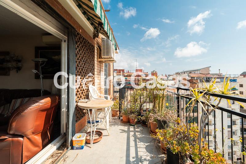 Foto b6029039-94a6-46ad-94ee-260642f3ba1e. Penthouse with heating parking in La Nova Esquerra de l´Eixample Barcelona