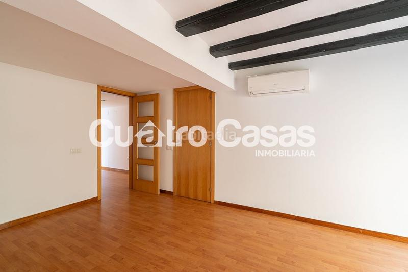 Foto defb56a6-48b0-4cc7-8822-000fa0c136b5. Pis a Raval Barcelona