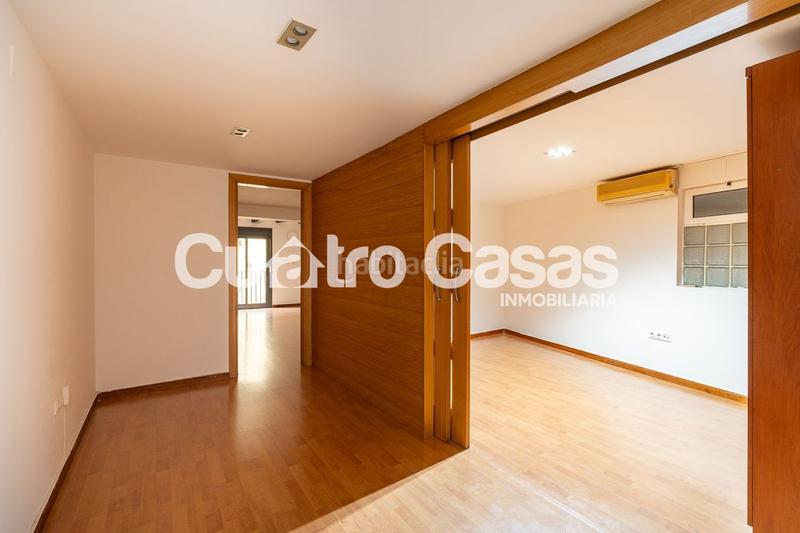 Foto cd8bea3e-87ef-4bdd-8ffe-f5f1ee96a8c4. Piso en Raval Barcelona