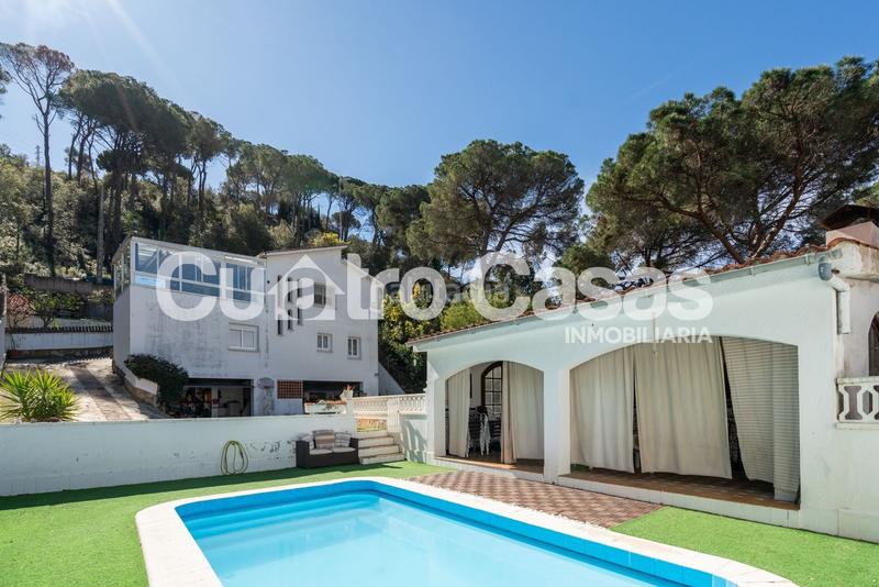 Foto 7b3b473d-a836-4c68-abca-e431885d6c89. Chalet with pool in Urbanitzacions Argentona