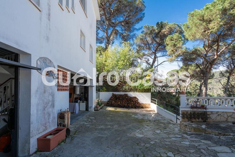 Foto bbbad9ed-37e3-46fb-a13c-c3d8429033ce. Chalet avec piscine dans Urbanitzacions Argentona