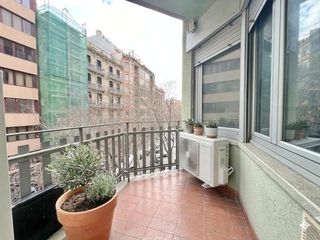 Etagenwohnung in Carrer de muntaner 53