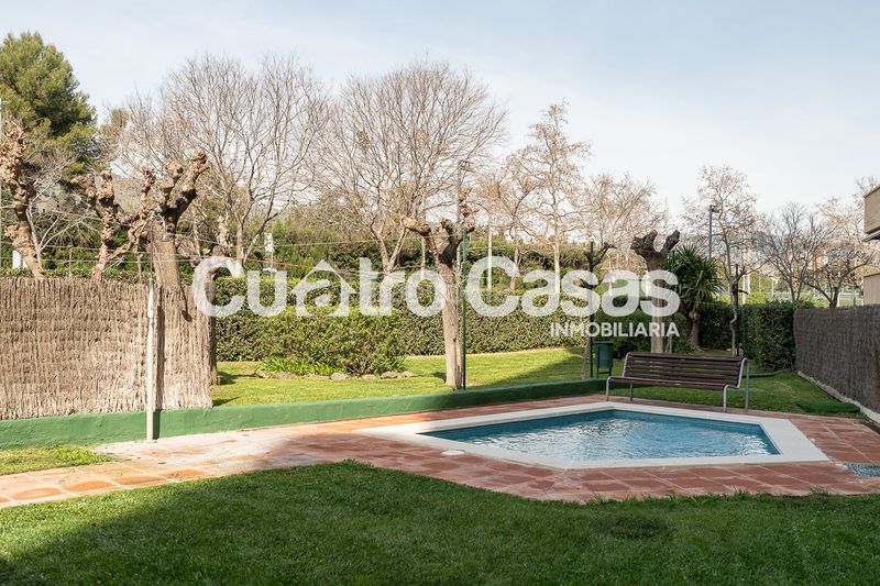 Foto 01a5ad6c-97ea-4841-8d58-372a8084471d. Pis amb calefacció aparcament piscina a Sant Ramon - Maternitat Barcelona