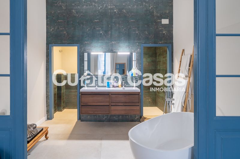 Foto afc40a11-2322-4945-89d7-c4d78d1406c6. Casa amb xemeneia calefacció aparcament a Centre Masnou (El)