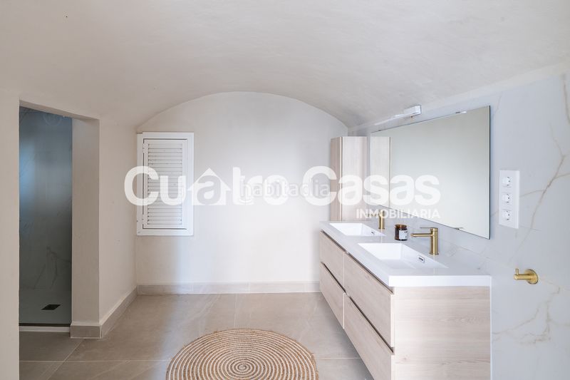 Foto f1d5e244-c756-4486-aad2-5b96b832cf8e. Casa amb xemeneia calefacció aparcament a Centre Masnou (El)