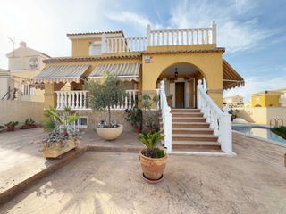 Chalet  Carrer de xipre. ¡chalet independiente para entrar a vivir en gran alacant!