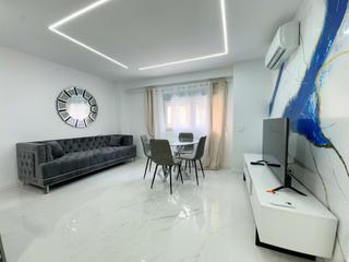 Appartement  Calle de juan de herrera. ¡primera planta totalmente reformada en zona del mercado central