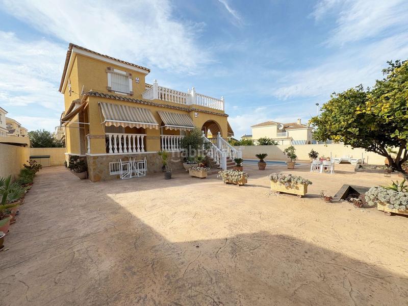 Foto 3d1d8224-2c19-4999-93d1-41b6f9459072. Chalet en Monte y Mar Santa Pola
