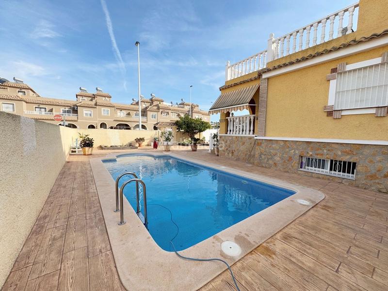 Foto a89028b3-772b-4c9a-8283-afd2c4ff6162. Chalet en Monte y Mar Santa Pola